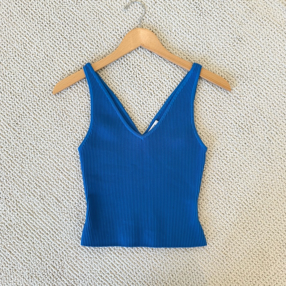 Aritzia Babaton V-Neck Sculpt Knit Tank in Mazarine Blue